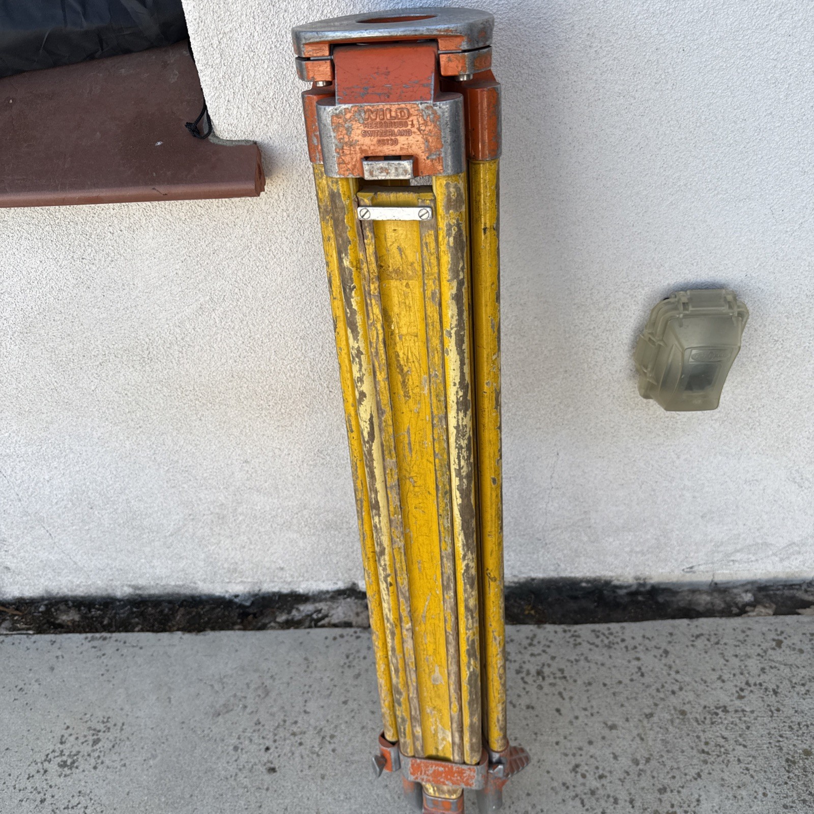 Wild Heerbrugg GST20 Tripod. Made in Switzerland