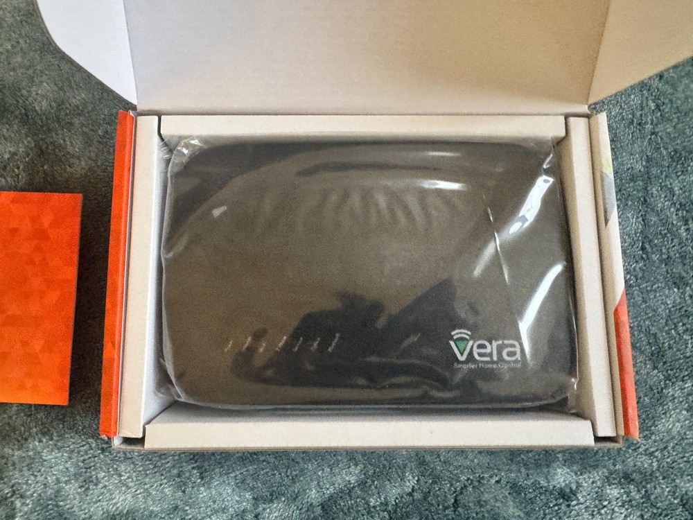 Vera Plus Advanced Smart Home Controller, Z-Wave, Bluetooth, Zigbee, WiFi, NIB
