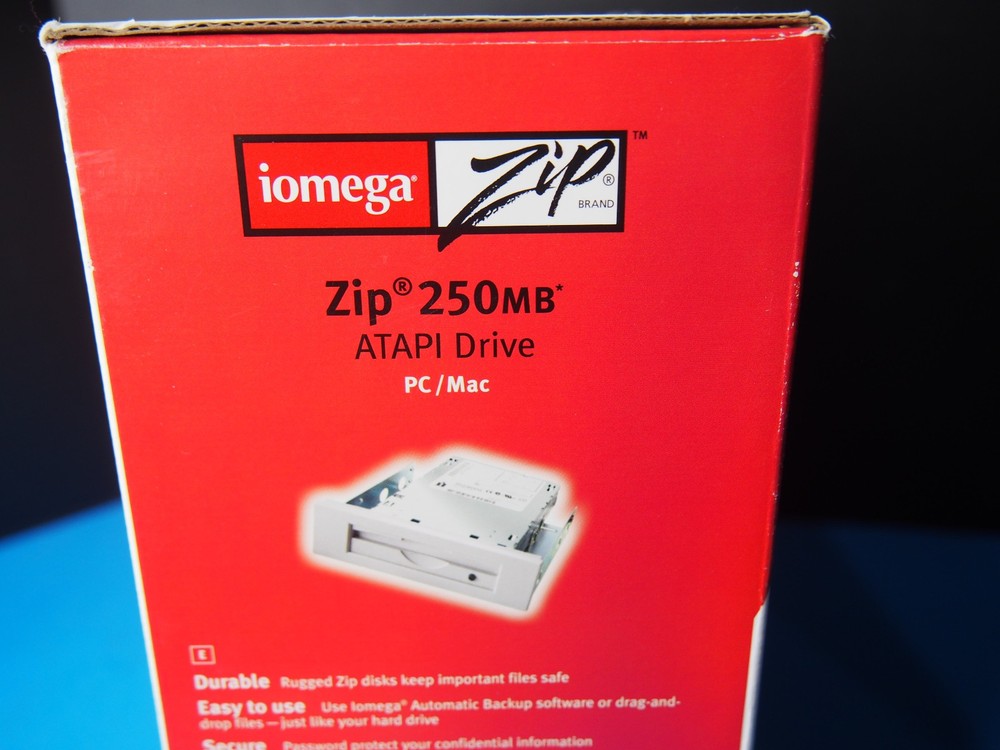 Iomega Zip 250 250MB USB Powered PC & Mac Internal Drive