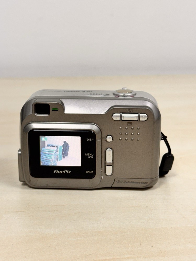 Fujifilm Digital Camera FinePix A204 2.0MP Silver Tested