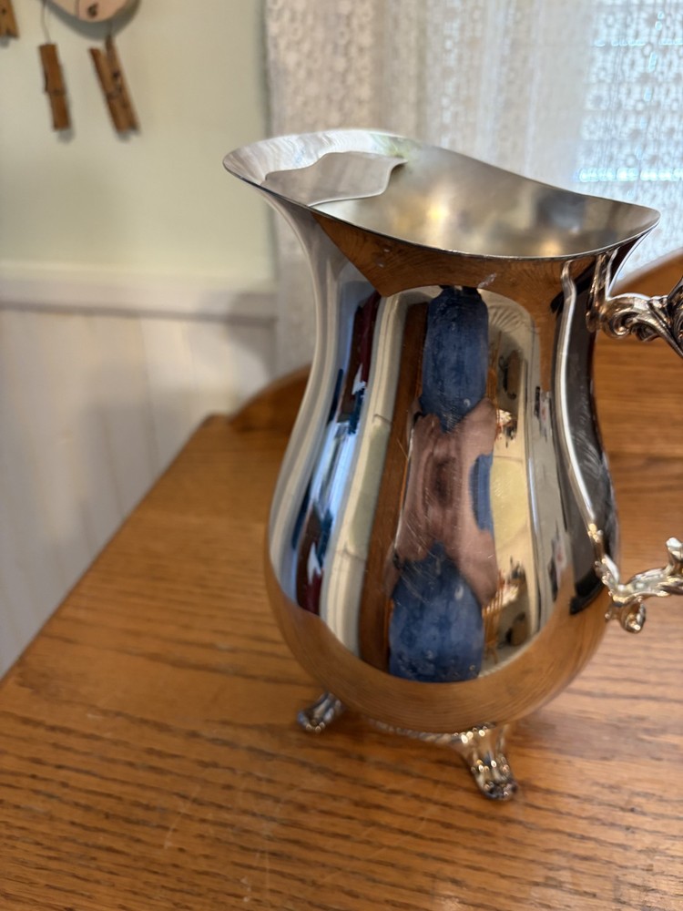 SILVERPLATE WATER PITCHER ICE LIP