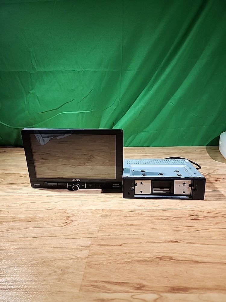 Jensen CAR910X Multimedia Receiver w/ Apple Carplay & SiriusXM-Ready Untested