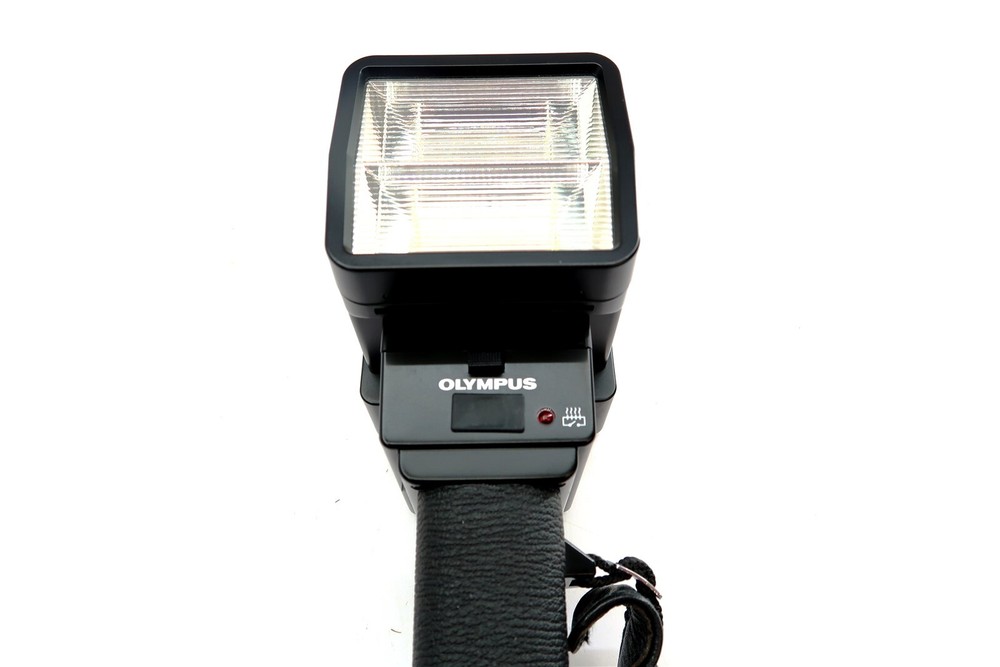 OLYMPUS T45 Electronic Flash With Bracket Grip Handle ~ Untested NO CHARGER