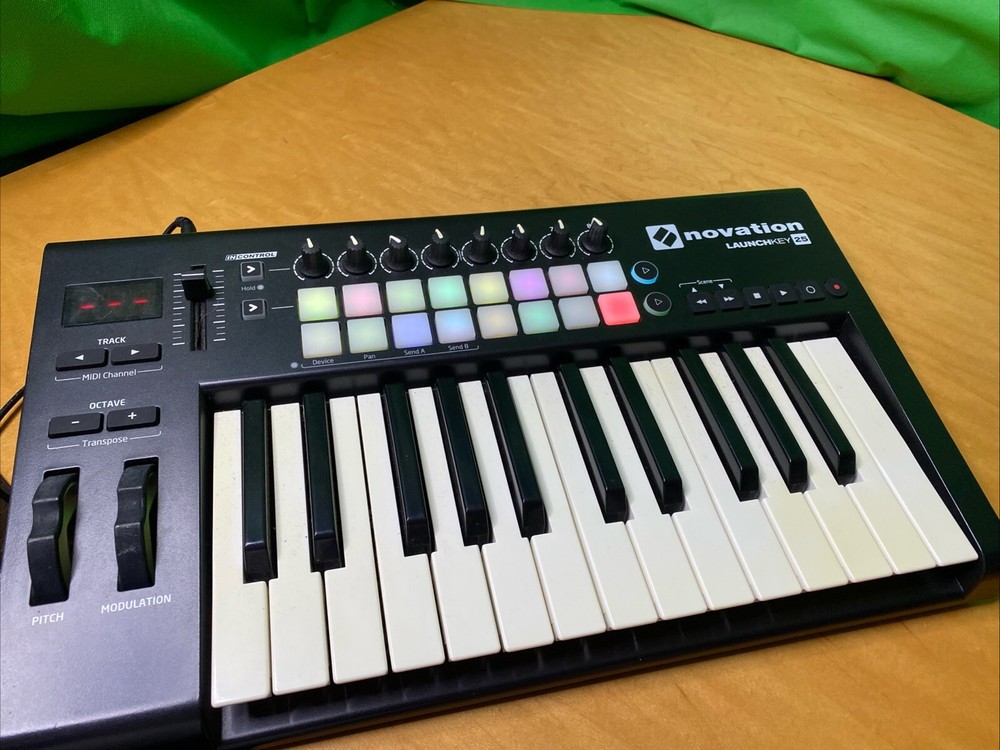 Novation Launchkey 25