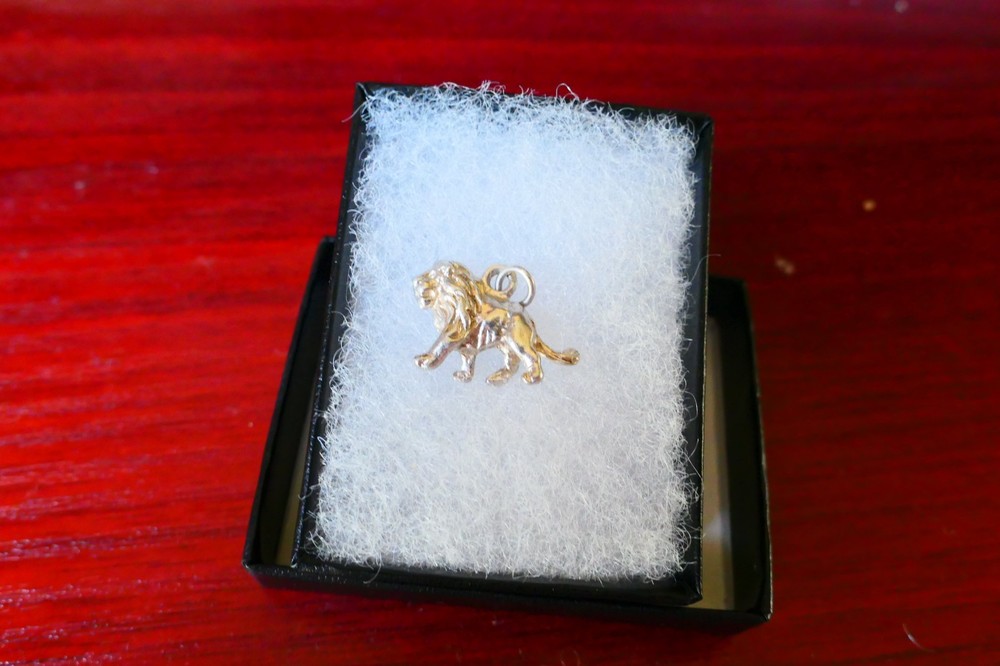 Silver Charm - Lion