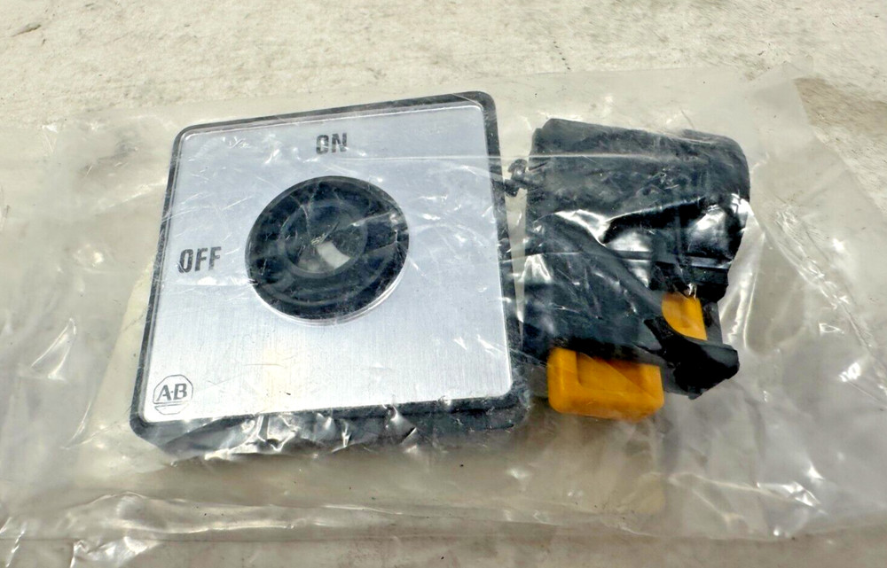 Allen-Bradley 194L-HE4E-175I Control and Load Switch Actuator
