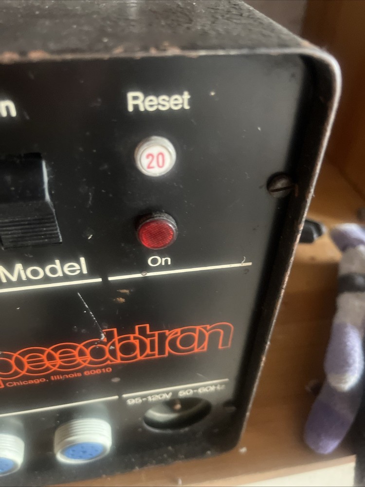 Speedotron 810 Flash Unit. Portable Great Shape