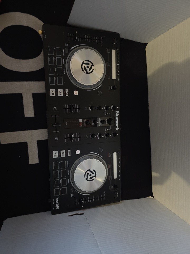 Numark Mixtrack Pro 3 DJ Controller Audio Equipment