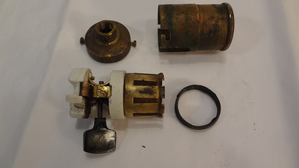 antique socket Westinghouse base unmarked Lang shell Edison Era IONA?