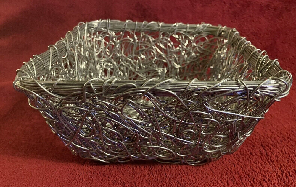 UNIQUE TWISTED METAL SILVER WIRE 8" BOHO STYLE BREAD / FRUIT BASKET