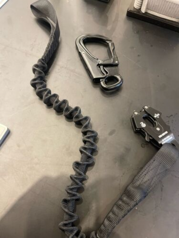 Quick Release Elastic Safety Rope Double End Draping Buckle Functional Version