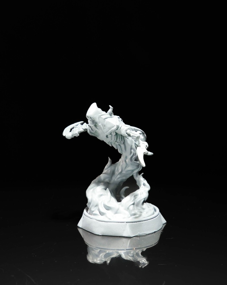 DnD Ghost with Daggers 32mm Scale (unpainted)