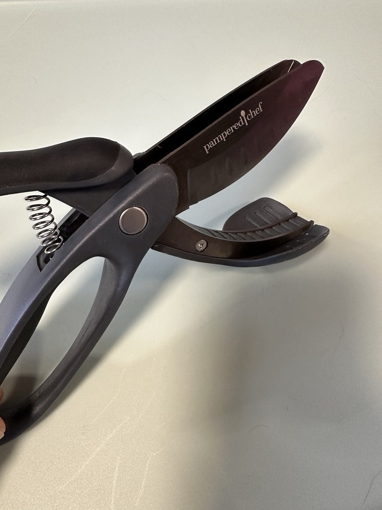 Pampered Chef Double Bladed Spring Loaded Salad & Herb Chopper Shears Scissors