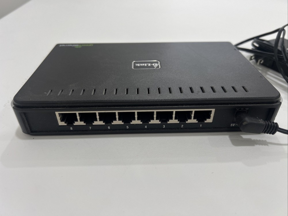D-Link DGS (DGS2208) 8-Ports External Switch Managed