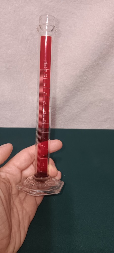 Pyrex Graduated Cylinder 25 ml Hex Bottom