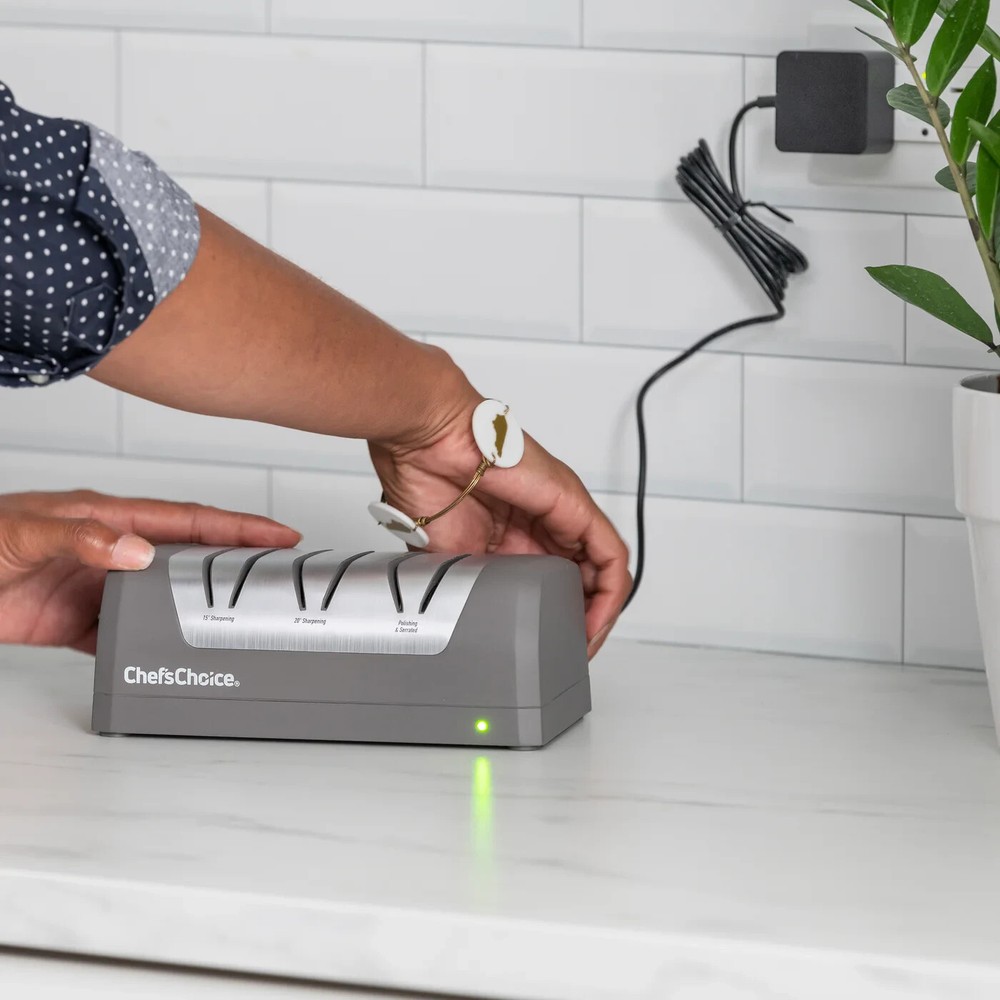 Chef'sChoice Rechargeable AngleSelect SCH52 Electric Knife Sharpener