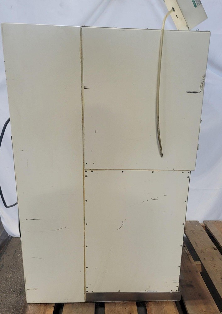EdgeGARD IV-22 Laminar Flow Clean Bench
