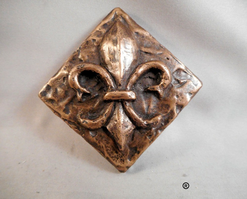 Bronze Fleur d' Lis Decorative Dot Tile