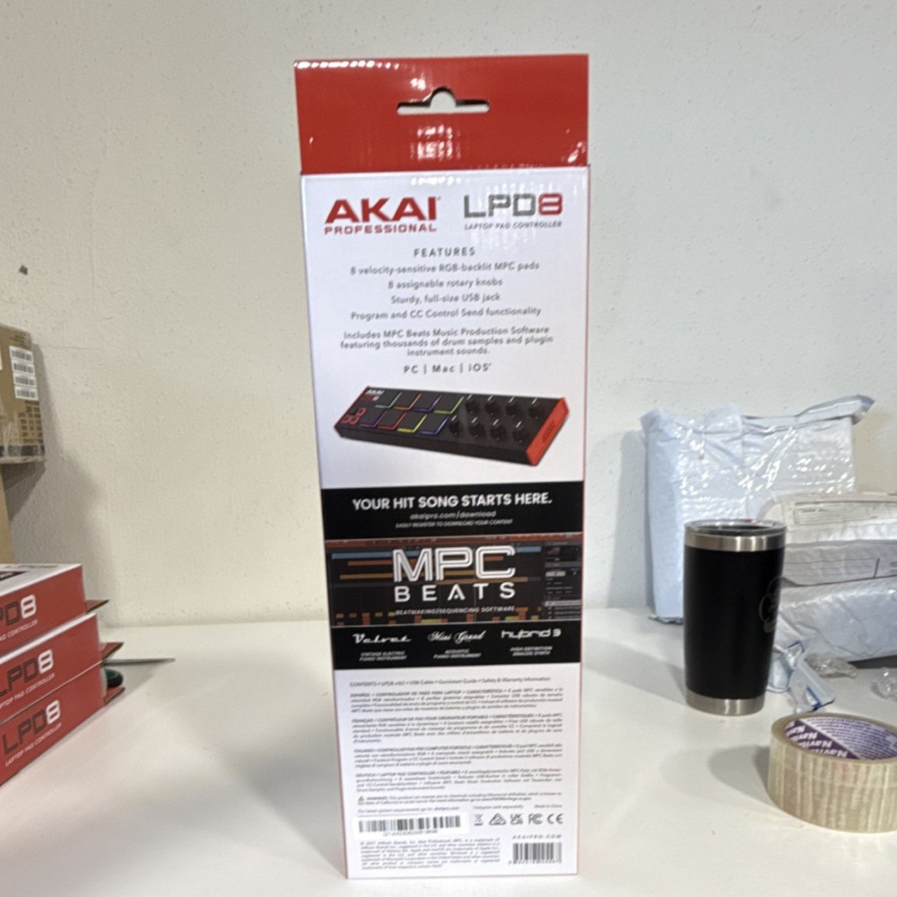 Akai Professional LPD8 USB MIDI Pad Controller 8 Pads 8 Knobs Velocity