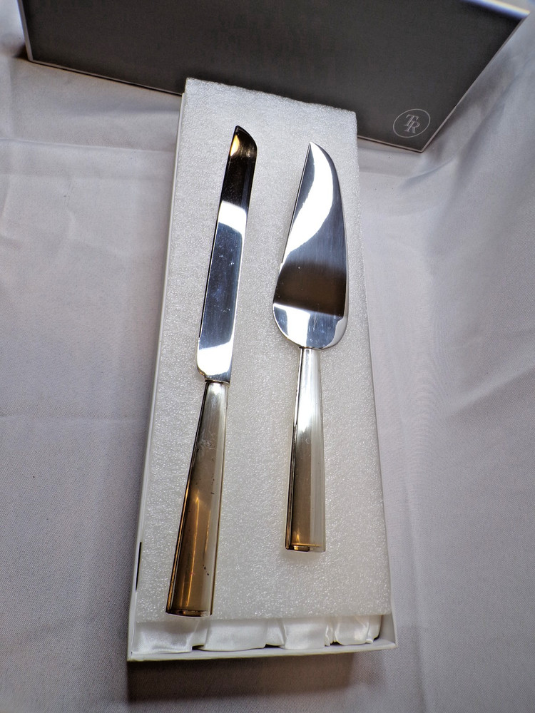 Things Remembered silver-plated cake knife and server set