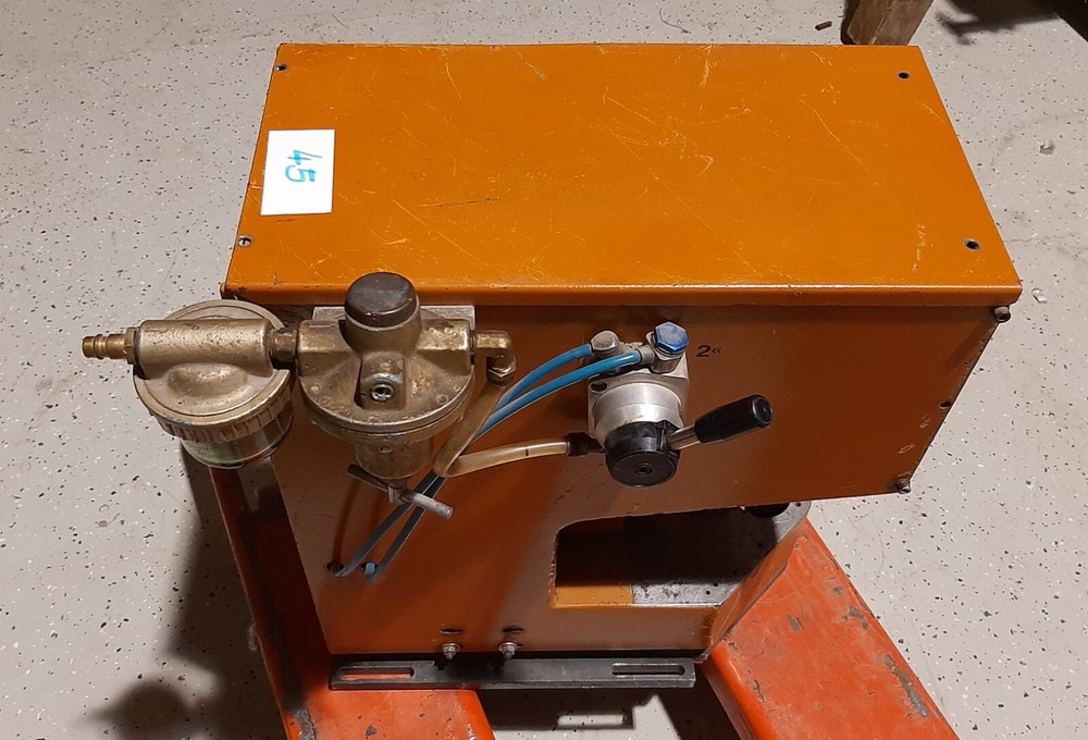 Pneumatic press
