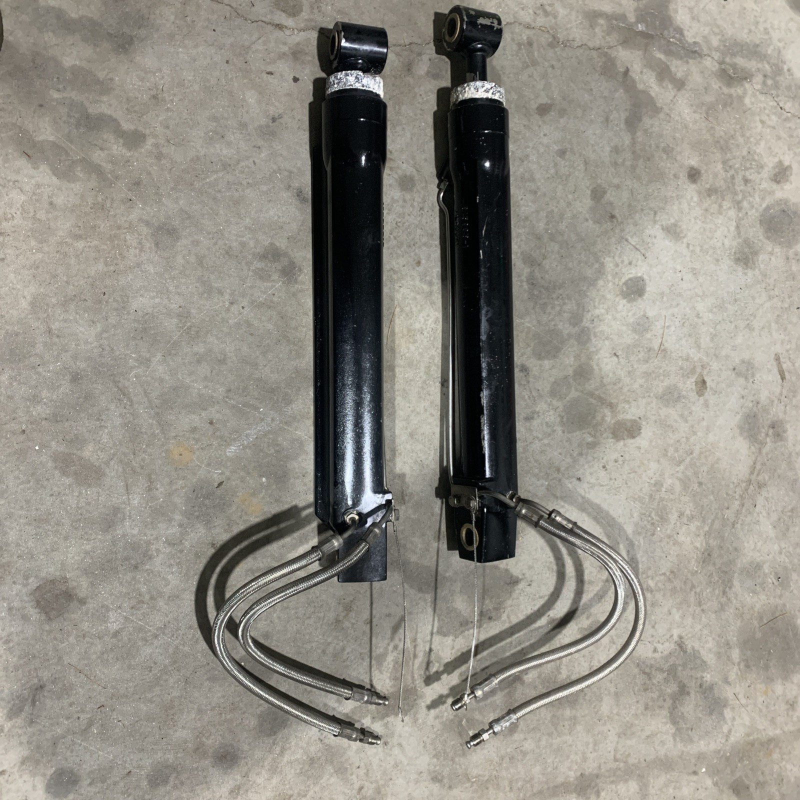 Mercruiser Alpha One Gen 2 Trim Cylinders 815935-1  / 815954-1