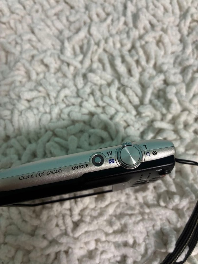 Nikon COOLPIX S3300 Silver Compact Digital Camera Tested with Accessories