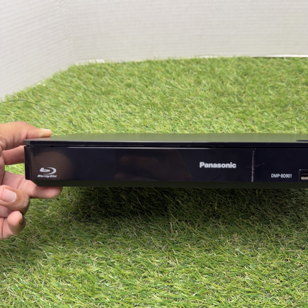 Panasonic Blu-Ray/DVD Player DMP-BD901 w/ Remote