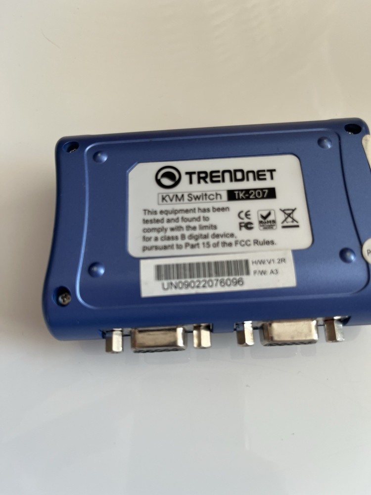 TRENDnet TK-207 – 2-Port PS/2 KVM Switch