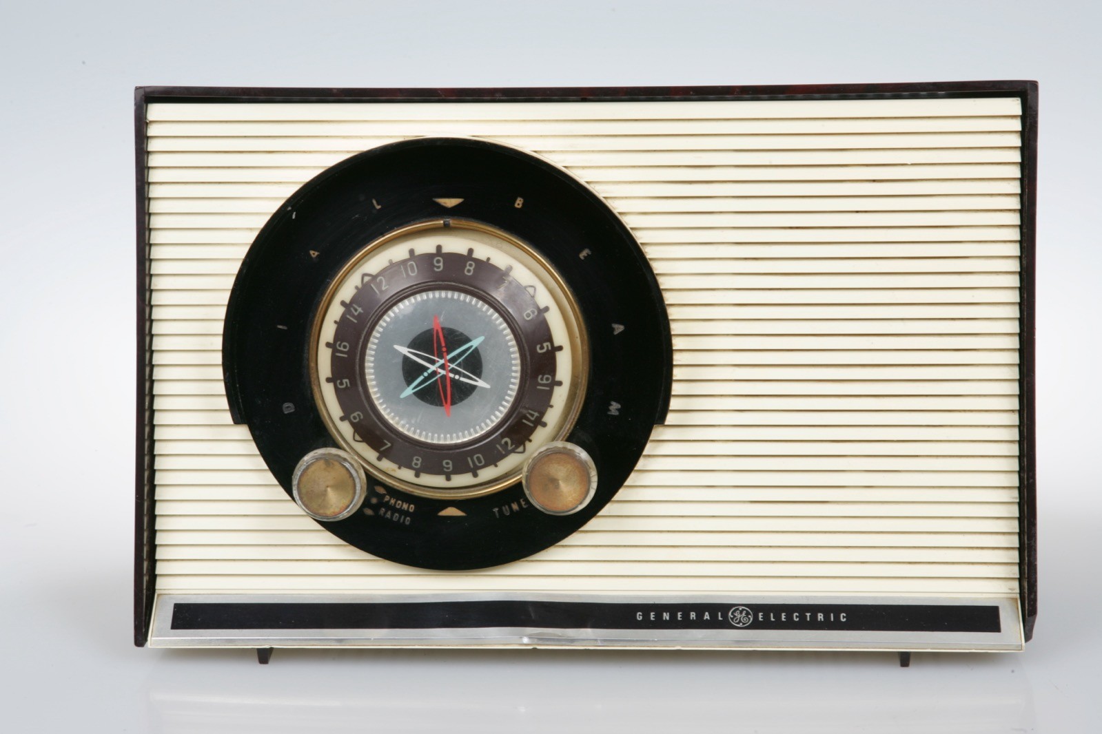 1957 GE Atomic Dial Beam Tube Radio "Leave It To Beaver" Model 860 WORKS Great!