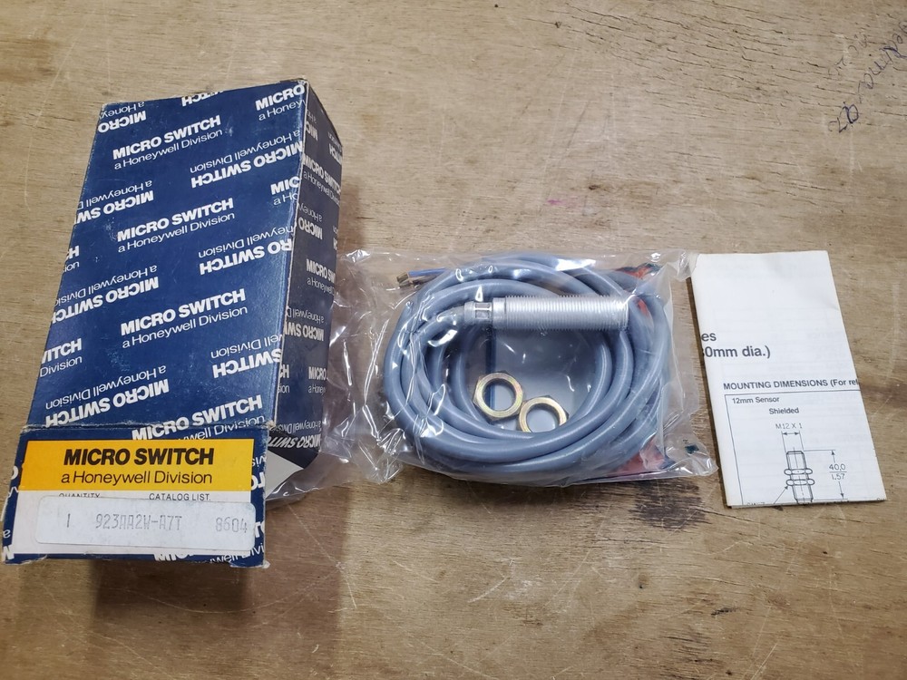 Honeywell Micro Switch 923AA2W-A7T Proximity Sensor, New in box