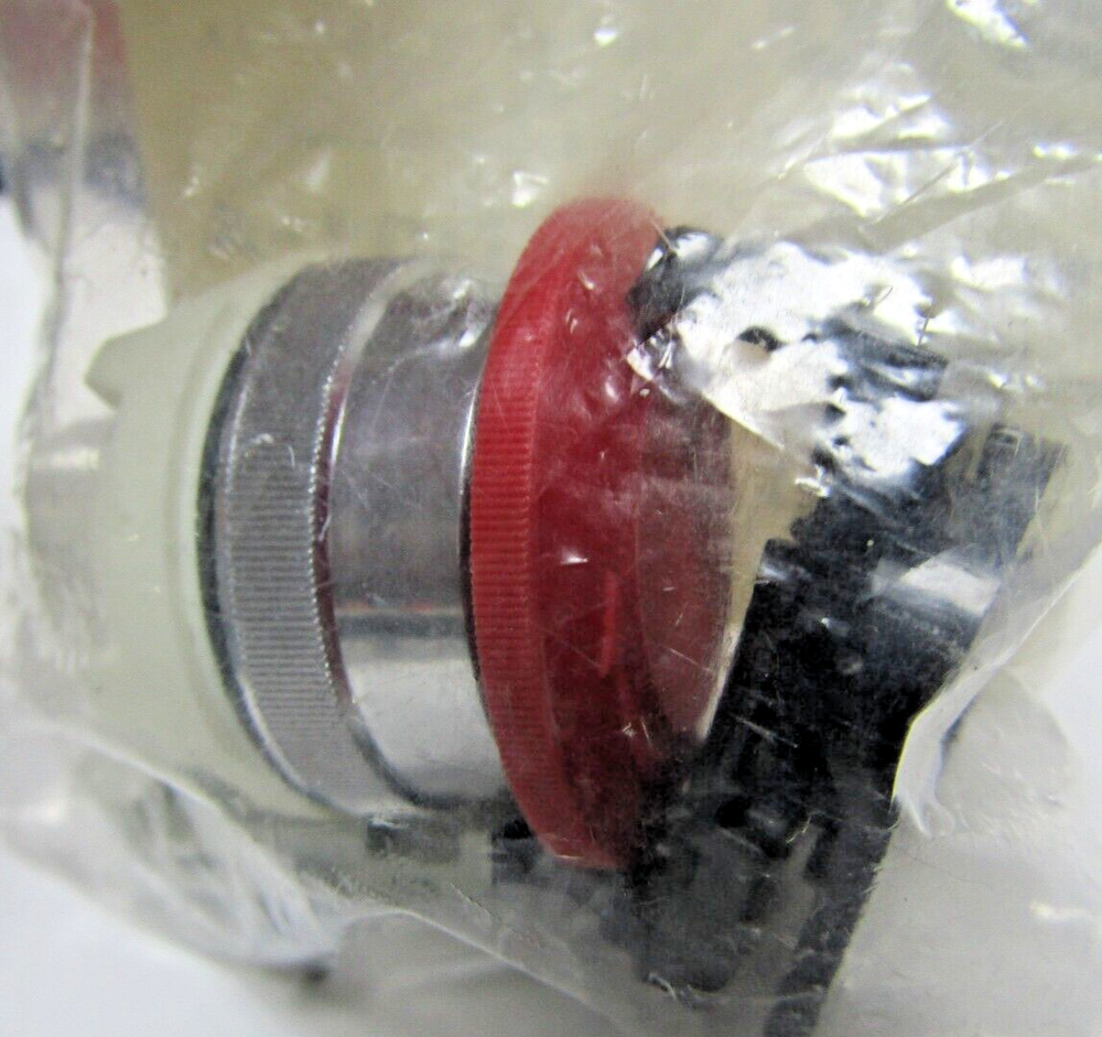✌️NEW BACO T11ED01-A RED MUSHROOM HEAD E-STOP PUSHBUTTON PUSH TURN