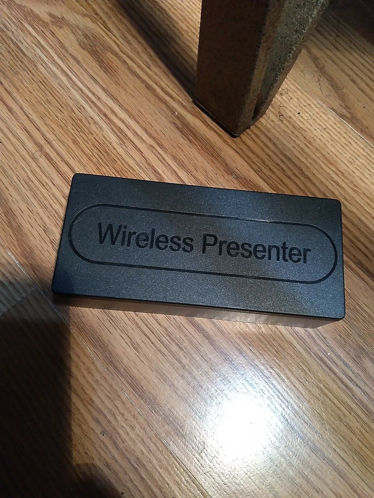 2.4 GHz Laser Pointer For Presentations with Case