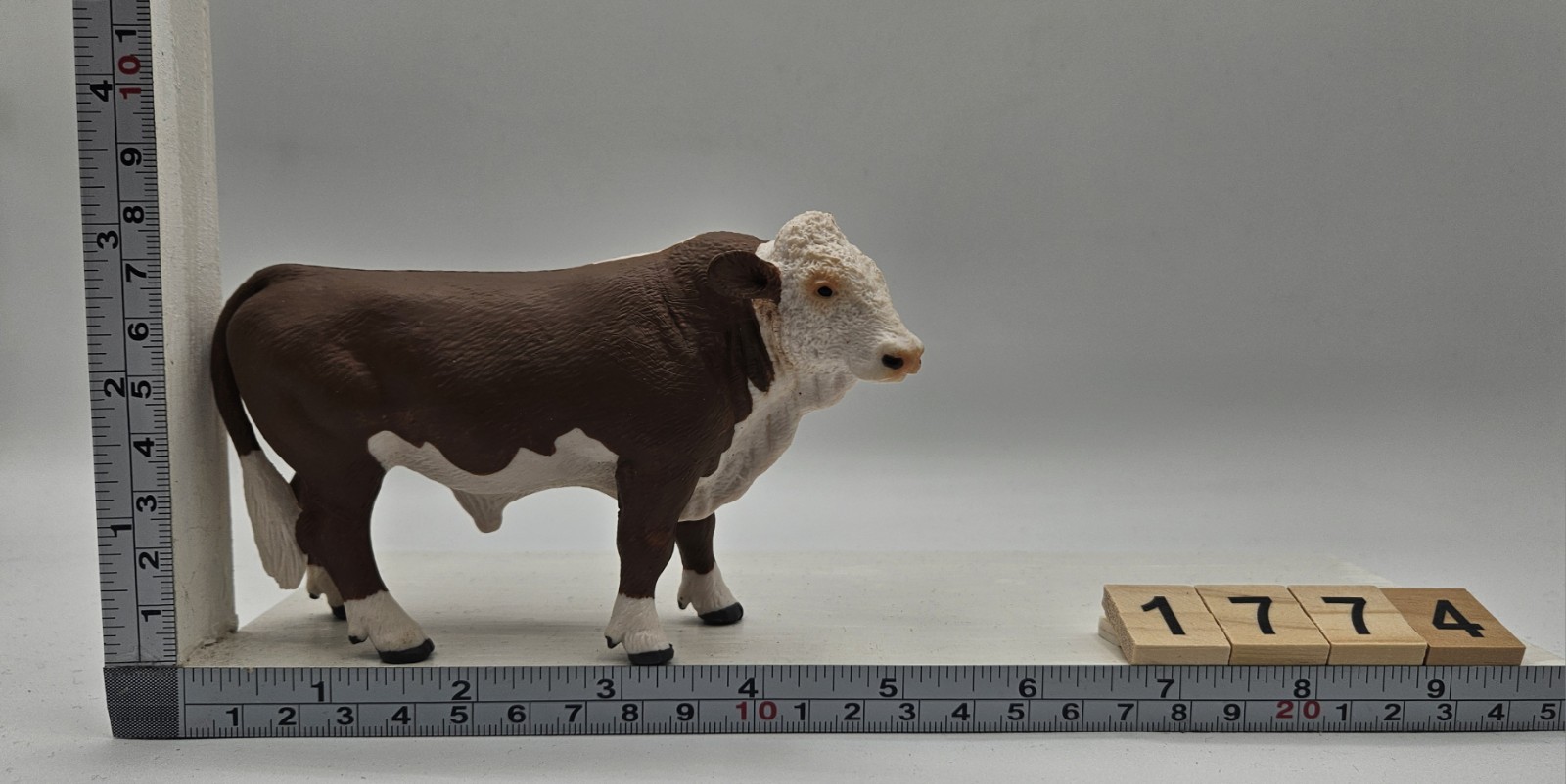 Hereford Bull Figure Toy Child Gift Plastic Figura Toro Juguete Niño 256