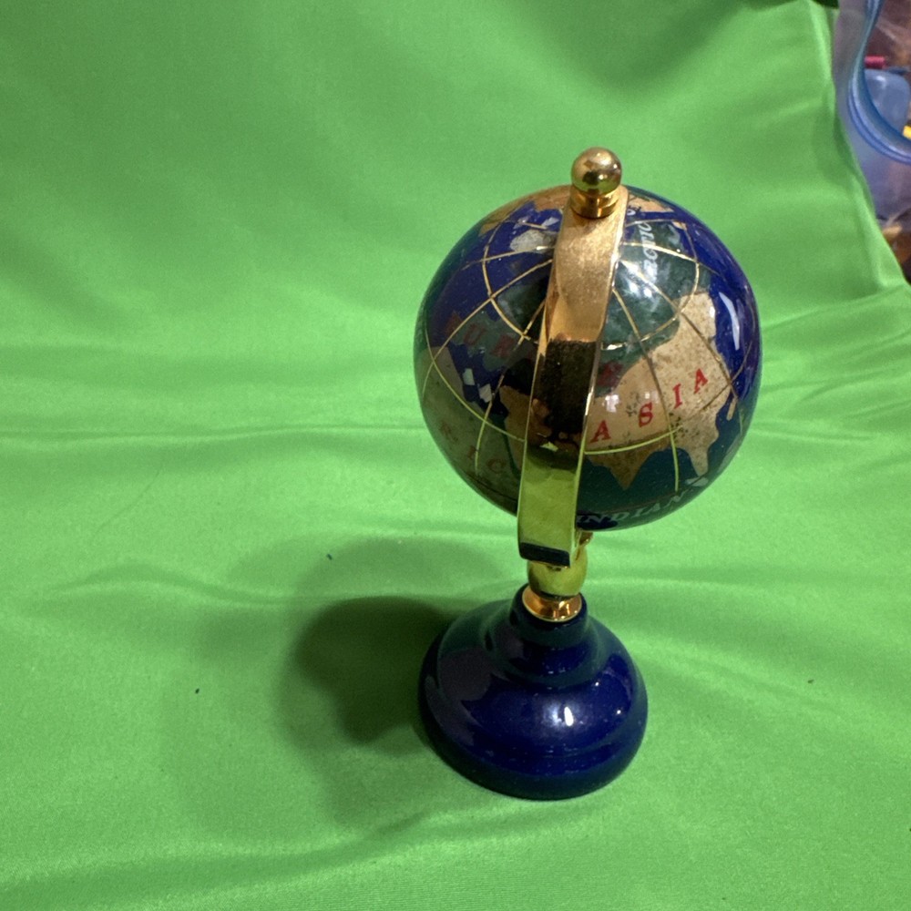 VTG. Blue World Globe.