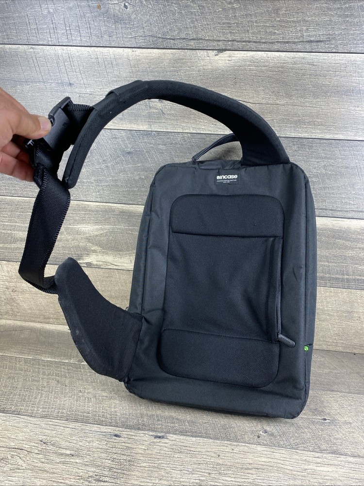 Black Incase ICON Backpack Slim