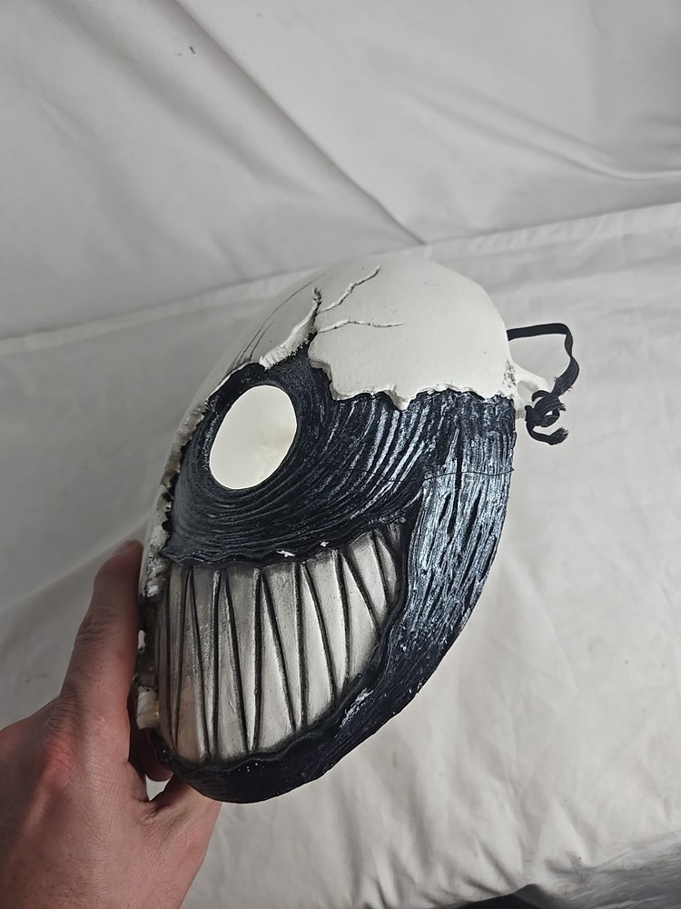 Smile version 2: Resin cast mask Used