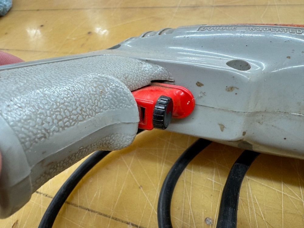 SKIL 569- 3/8" CORDED DRILL- VARIABLE SPEED ADJUSTABLE 1/5 HP!