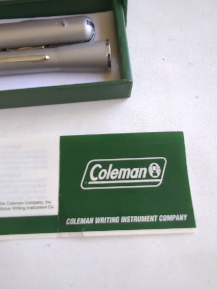 Vtg Coleman Lantern pen Knife light flashlight