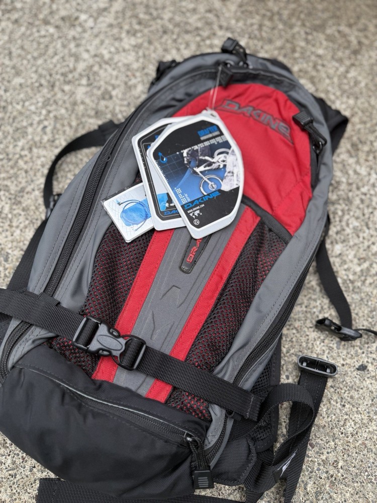 Y2K DAKINE Drafter 11L Hydration Backpack Quick Disconnect Compression Red/Gray