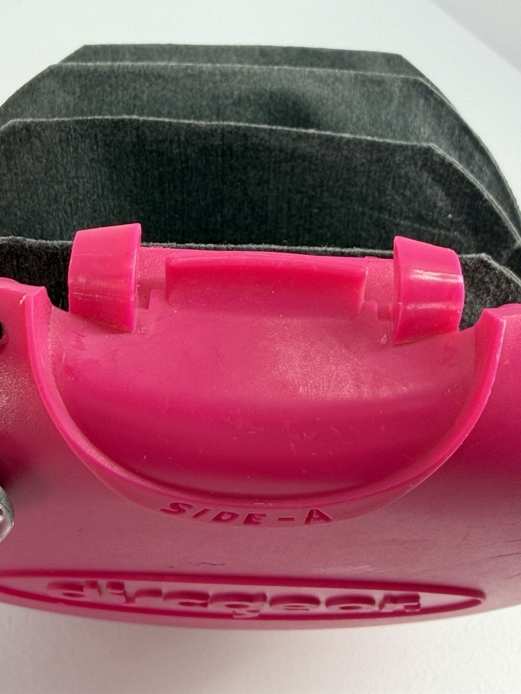 Discgear Pink Hard Plastic Clam Shell Two Sided CD DVD Holder