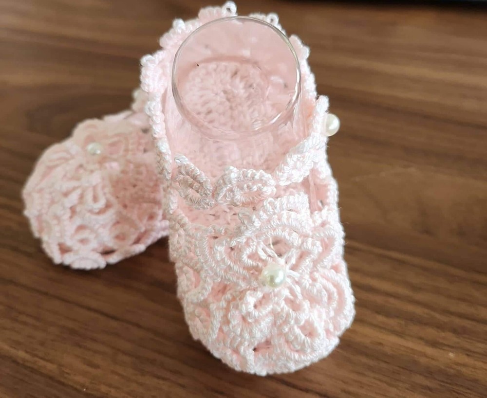 Frivolite booties