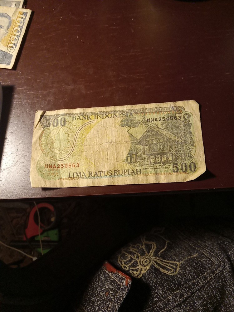 1992 Indonesia 500 Rupiah Banknote.
