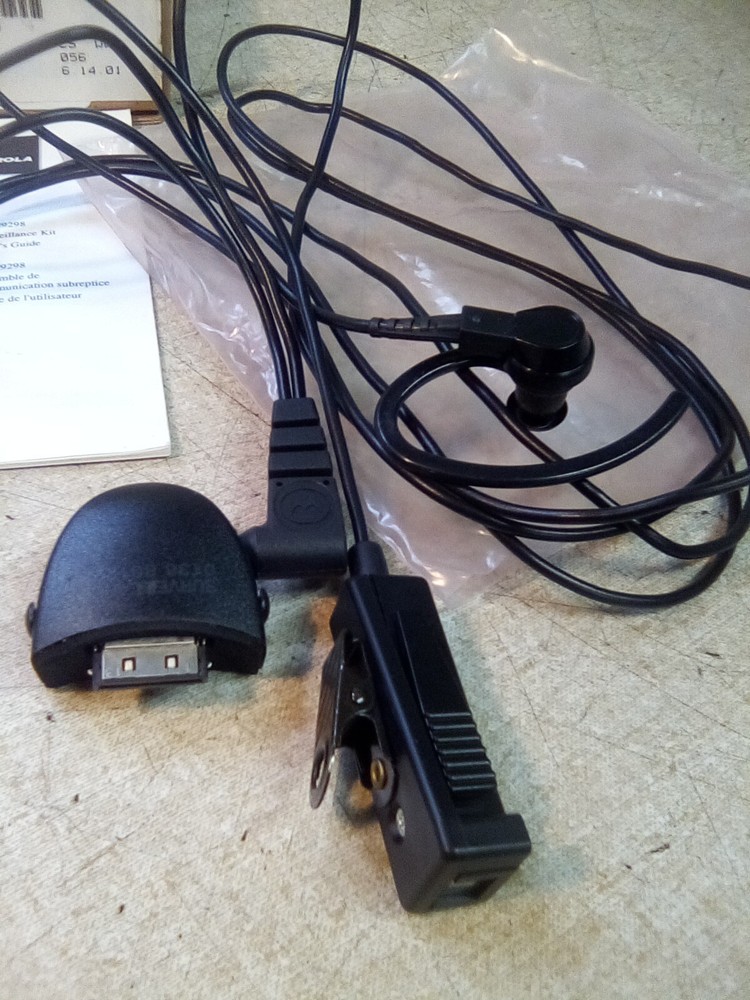 Motorola NTN9298A Surveillance Kit