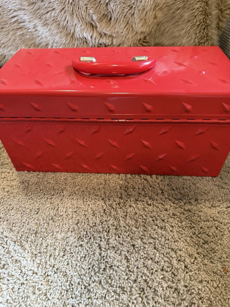 Supreme Diamond Plate Tool Box
