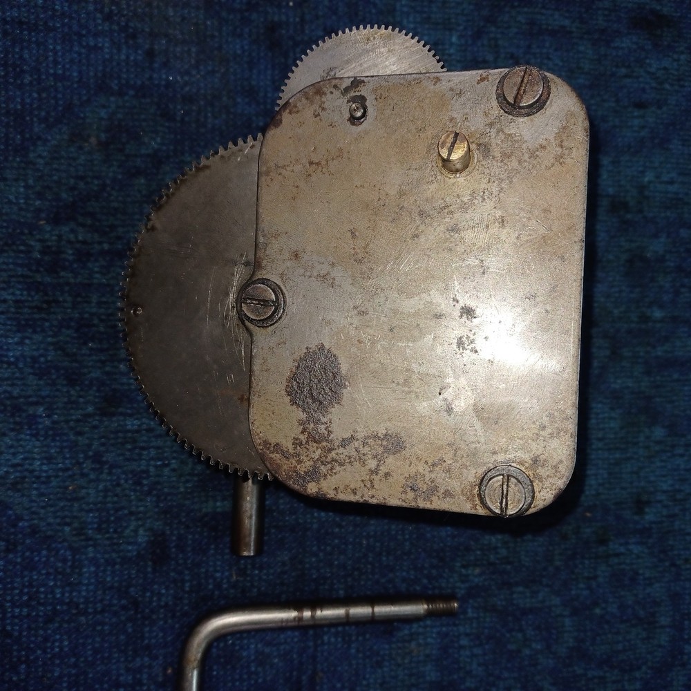 PHONOGRAPH SINGLE SPRING MOTOR***MOTOR REBUILT***UNKNOWN BRAND