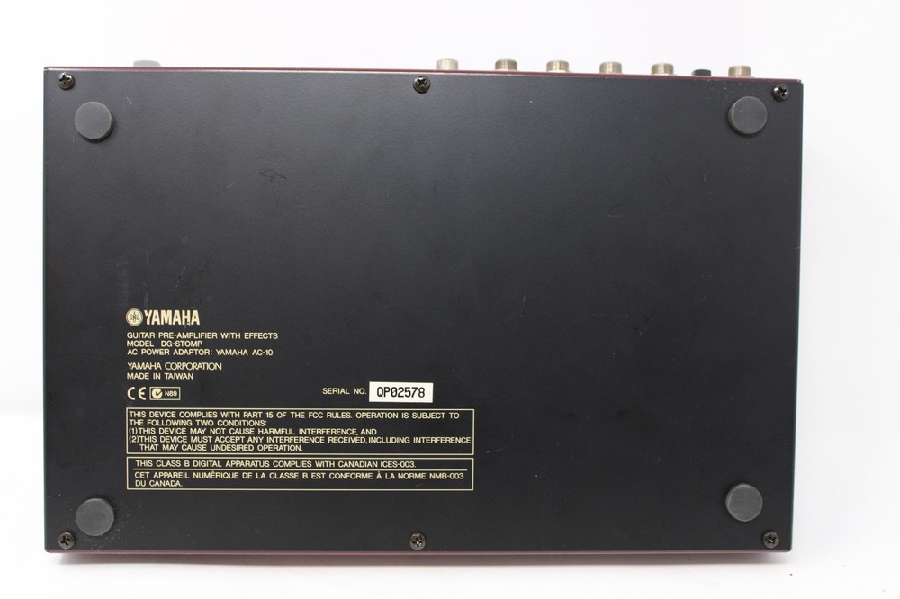 Yamaha DG-Stomp guitar pre-amplifier with multi-effects