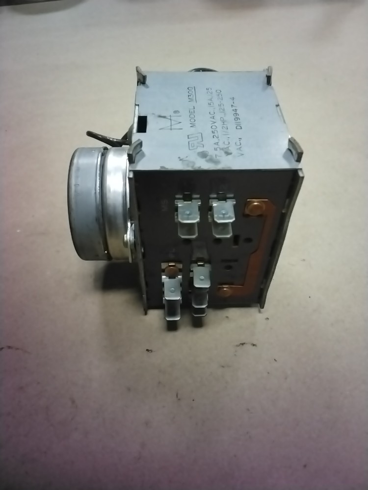 MODEL M300 MAIN TIMER D119947-4