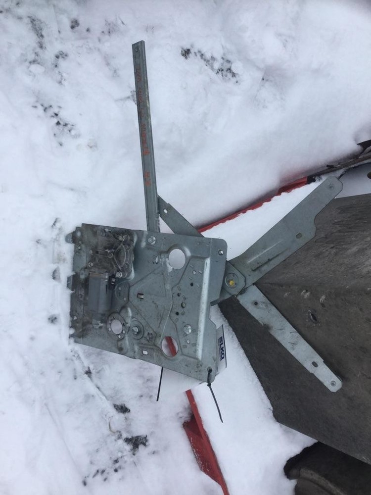 For 2009 VOLVO VNL WINDOW REGULATOR Right , WA