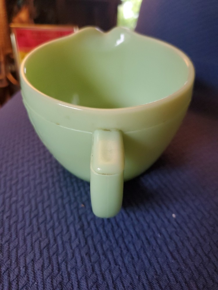 Jadeite Uranium 2 Cup Measuring Cup Sunflower Base
